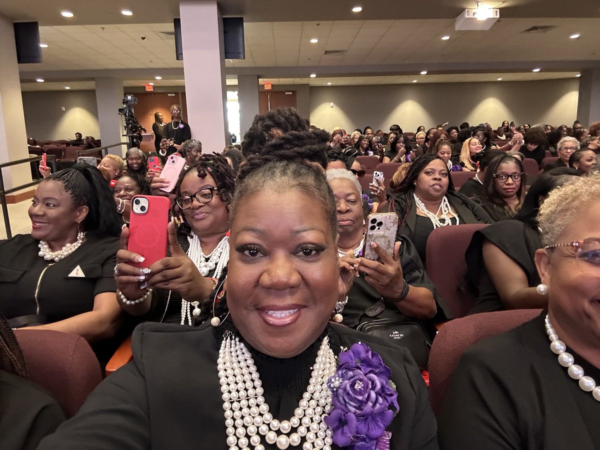 SybrinaFulton's tweet image. Bout our #Delta business 

In these Delta Streets…

Oh to be a Delta girl ❤️🔺🐘#MACmade
#65ElementsofFortitude #55of65