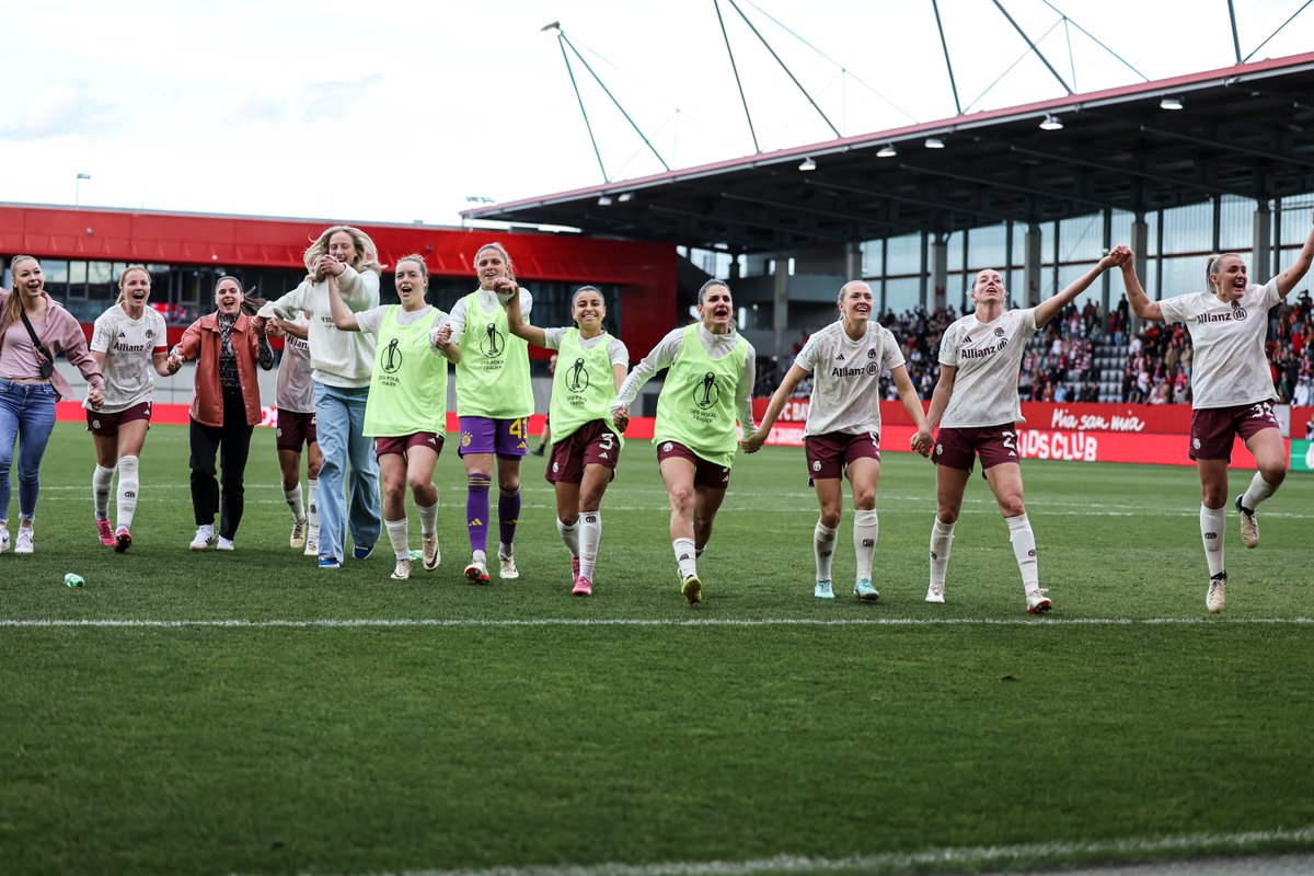 DFB_Frauen's tweet photo. 🙌 Auf ins Pokalfinale! 🔥 Dank einer überragenden Maria Luisa Grohs sichern sich die @FCBfrauen das Finalticket im Elfmeterschießen. Respekt an die @EintrachtFrauen für eine ebenso starke Leistung! 💪

#DFBPokalFrauen #ViaColonia | 📸 IMAGO, Getty https://t.co/UHbzalB9g2