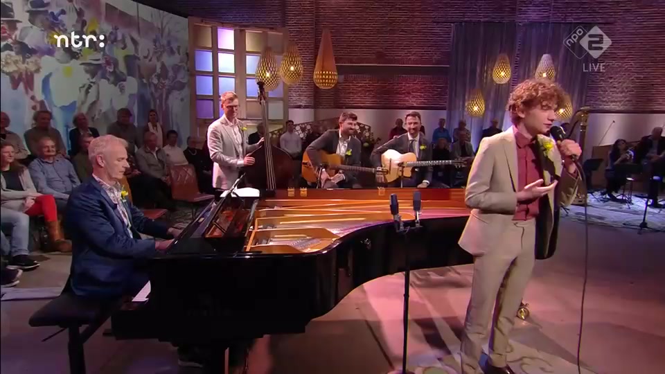 Podium_Klassiek's tweet photo. Podium Klassiek op zijn paasbest! Laat ons weten wat je van de uitzending en diverse optredens vond. https://t.co/LLcmYt5soD