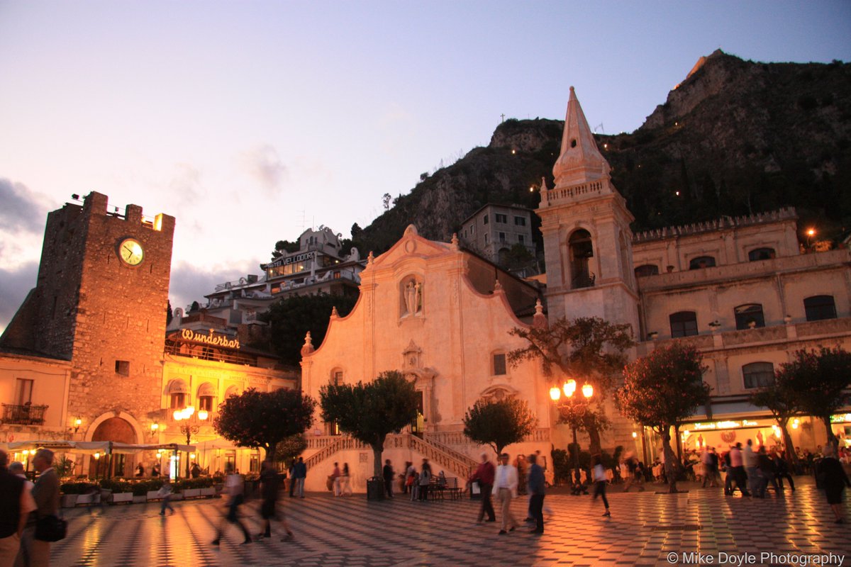 Early evening in Taormina, Sicily. #Sicily #Sicilia #Italy #Italia #landscape #landscapephotography #travel #travelphotography #photo #photography #photooftheday