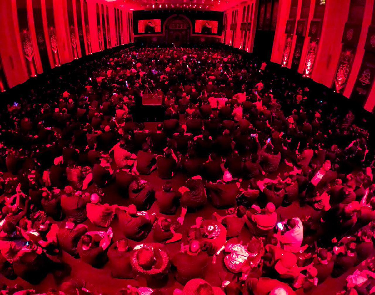 على درب العدل والمساواة، نسير بخطى الإمام علي (ع)، مستلهمين من تعاليمه السامية وحكمته الشجاعة.🌱
#مجلس_العزاء_السنوي