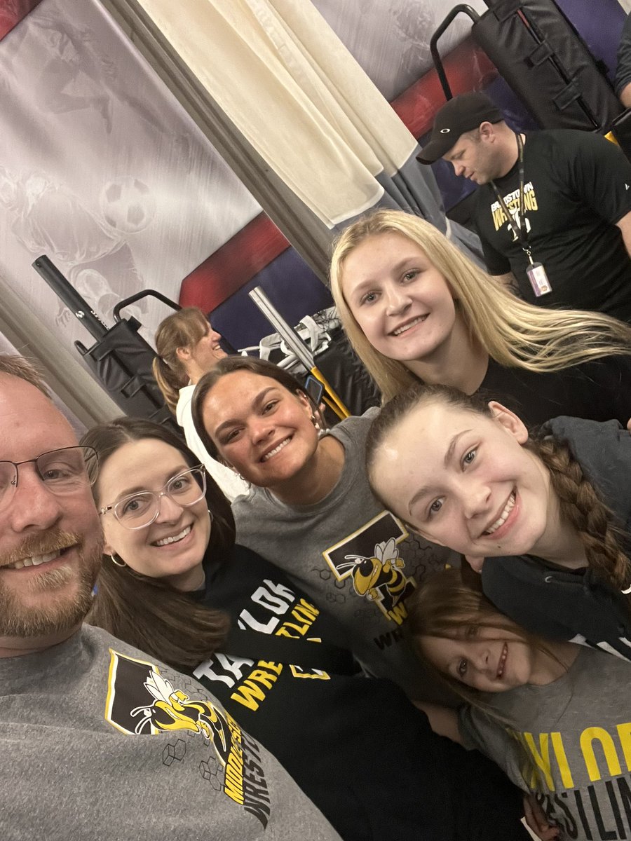 AnnaMarch74136's tweet photo. Had a good day yesterday at the Spatola Classic! I ended up taking 4th. It was a long day but definitely worth it. I got to see some of my friends as well as even some of my coaches wrestle. The whole family was there! https://t.co/1VnR0guggZ
