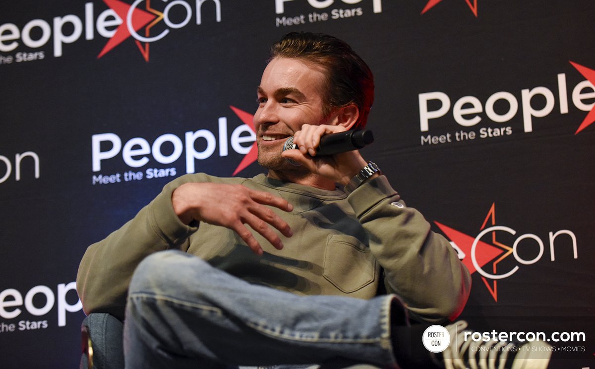 RosterCon's tweet photo. #XOXOFM - Les photos des panels solos de Chace Crawford et Ed Westwick sont en ligne / Photos of the solo panels with Chace Crawford and Ed Westwick are online #GossipGirl
📷 https://t.co/0CHqiQtV28 https://t.co/007pKJv8cQ