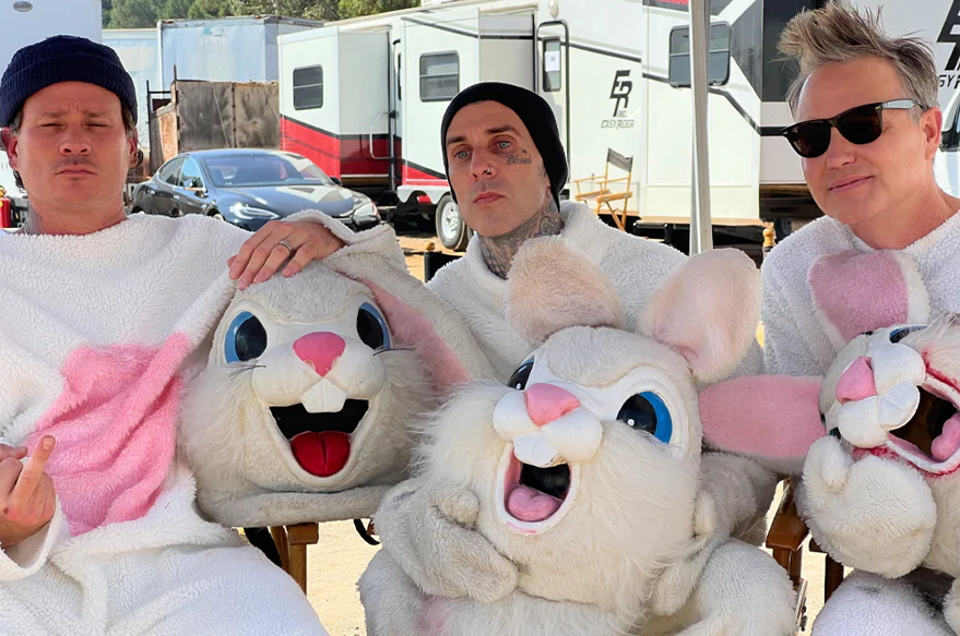 downstagebra's tweet photo. A equipe Downstage deseja a todos vocês uma Feliz Páscoa! 🐰💗 https://t.co/nfyHLO9ft9