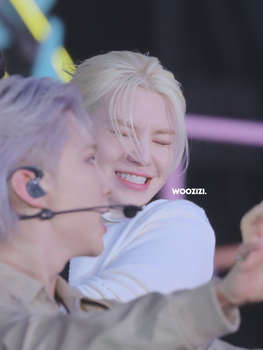240331

😆

#세븐틴 #SEVENTEEN #WOOZI #우지 #이지훈