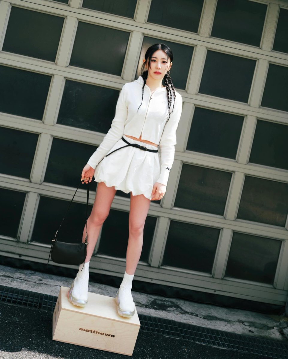 lee chaeyeon pics tweet media