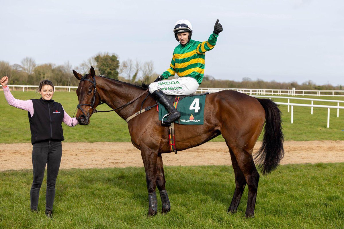 Congratulations to this year’s #WillowWarm Gold Cup winner at @fairyhouseracecourse Spillane’s Tower, owned by JP McManus, trained by Jimmy Mangan and ridden by Mark Walsh 👏 

#Briquettes #CarbonNeutral #EnvironmentallyFriendly #Sustainability #GuaranteedIrish #EPAregistered