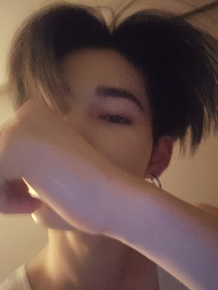 WVRS | 240331

#NI_KI 🌟 wrote a post:

I can't believe it's already April. 🙄

#니키 #ENHYPEN #엔하이픈 <a href="/ENHYPEN_members/">ENHYPEN</a> <a href="/ENHYPEN/">ENHYPEN OFFICIAL</a>