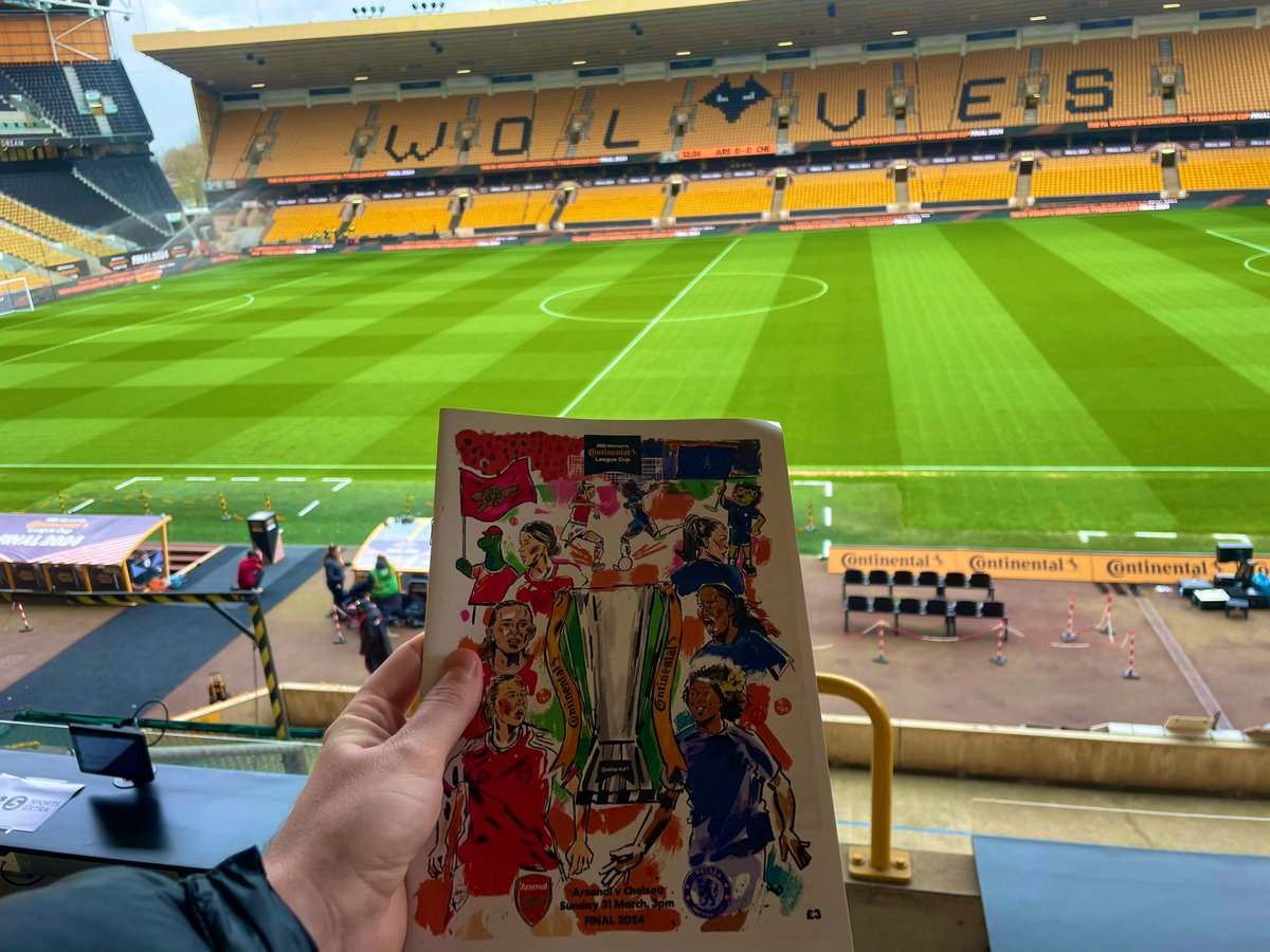 All set at Molineux for the 13th women’s League Cup final, as Arsenal meet Chelsea. It’s live on @talkSPORT2 with @_CSK9, @FayeCarruthers and me!