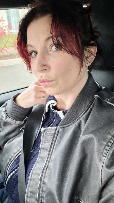 Bisous les loulous https://t.co/DKHlLRw5DB