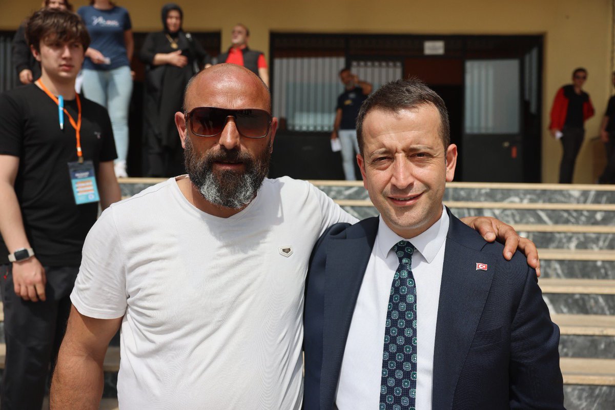 MuharremTUTUS's tweet photo. İnşallah bugün emeklerimizin karşılığını alacağız...
Sandıklarımıza sahip çıkmak adına görev başında olan tüm arkadaşlarımıza teşekkür ediyorum. Büyük bir titizlikle, son ana kadar milletimizin iradesine sahip çıkacağız. https://t.co/B23cOMGevD