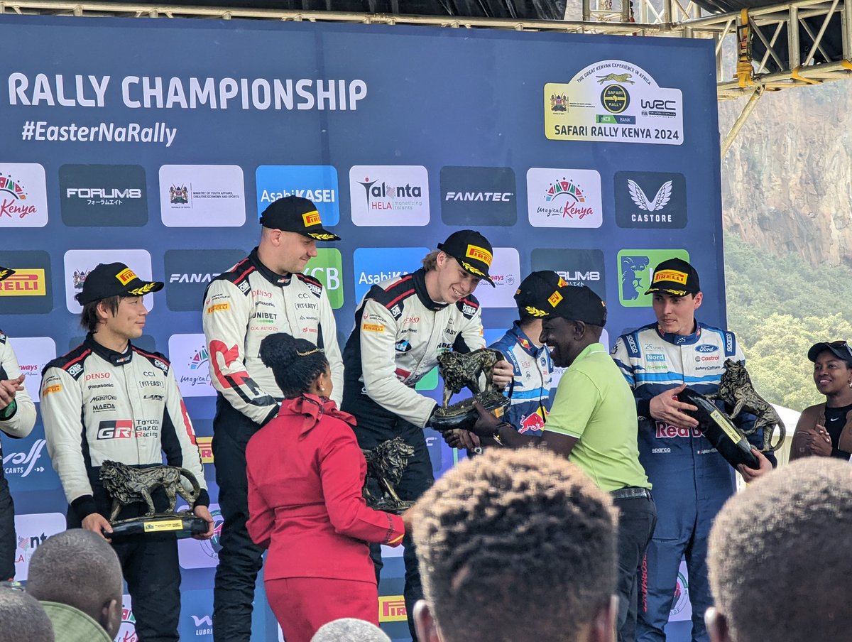 kiarie_joni's tweet image. The president presenting the winning trophy to @KalleRovanpera after securing his maiden win  at the #WRCSafariRally2024 🔥🔥

#CFAOMotorsDrivesKenya 
#ItsInOurDNA