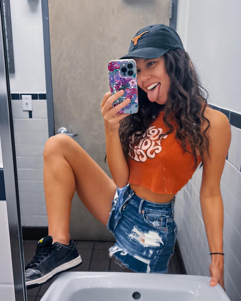 dVioletsummers tweet picture