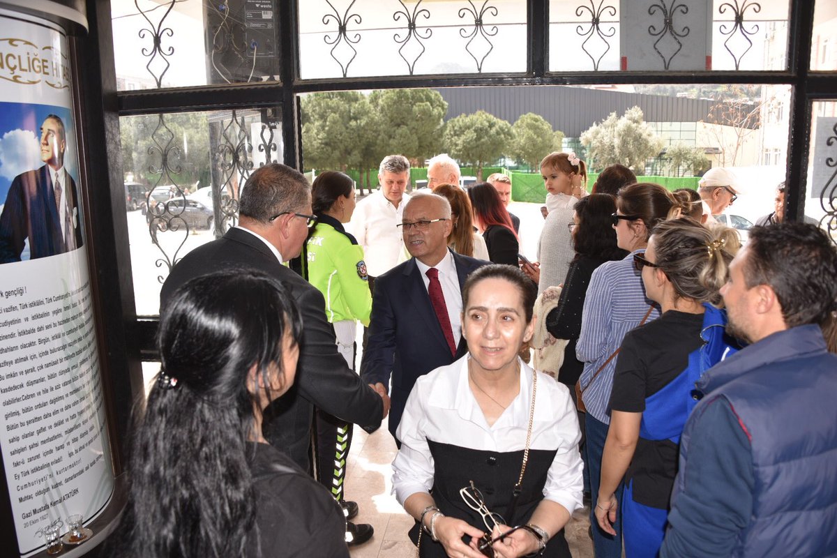 ZekiKAYDA's tweet photo. 31 Mart Mahalli İdareler Seçimleri dolayısıyla Şahin Şen Kız Anadolu İmam Hatip Lisesini ziyaret ederek görevli arkadaşlarımıza kolaylıklar, oy kullanan hemşehrilerimize hayırlı günler diledik. Yapılan seçimin ülkemiz, milletimiz ve Salihli’miz için hayırlı olmasını dilerim. https://t.co/3E5Bkv1Mb8