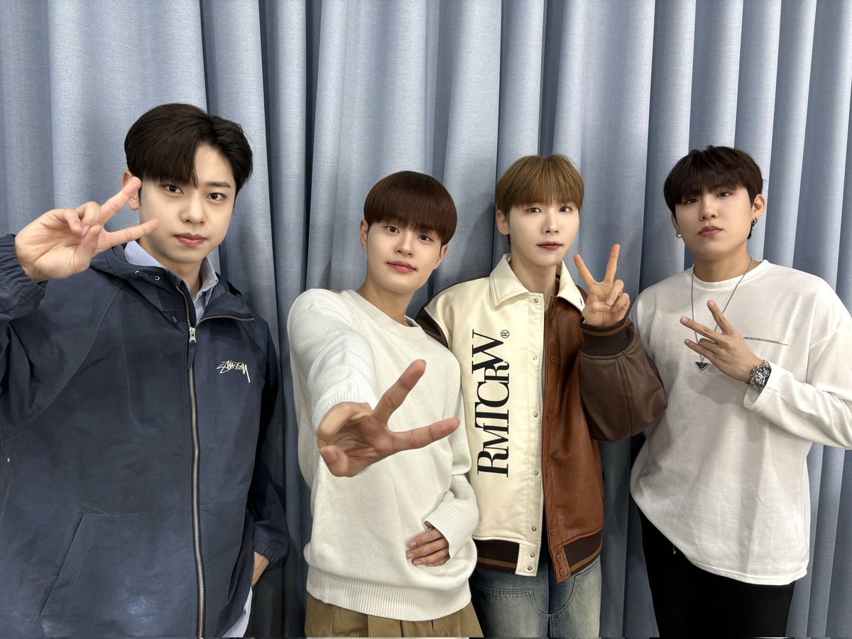 AB6IX tweet media