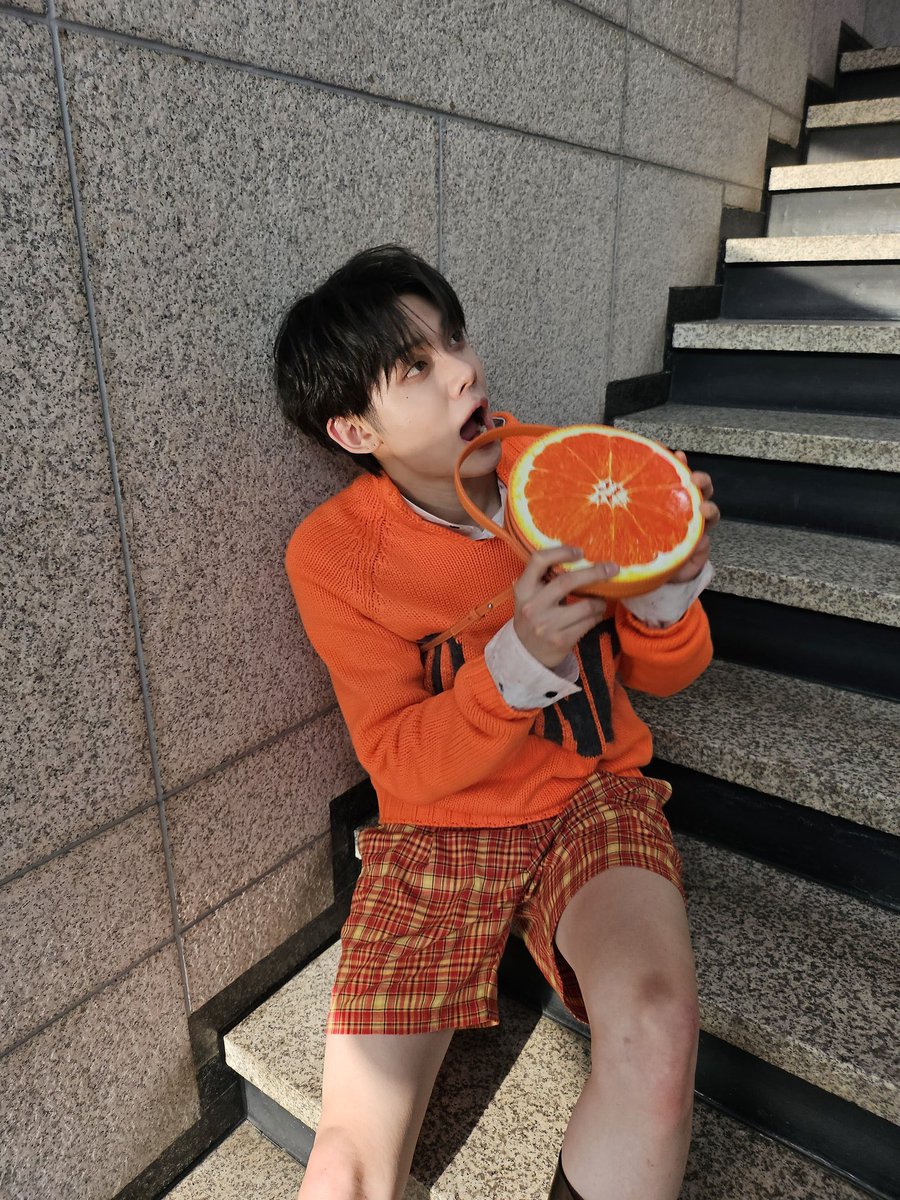 ll_13ys's tweet photo. 我喜歡橙子🍊哈哈哈 

#崔然竣 🦊🦊
#연준  #yeonjun 
#tomorrowxtogether 
#txt #tomorrow_x_together 
#투모로우바이투게더 https://t.co/rMfWoxDz1H
