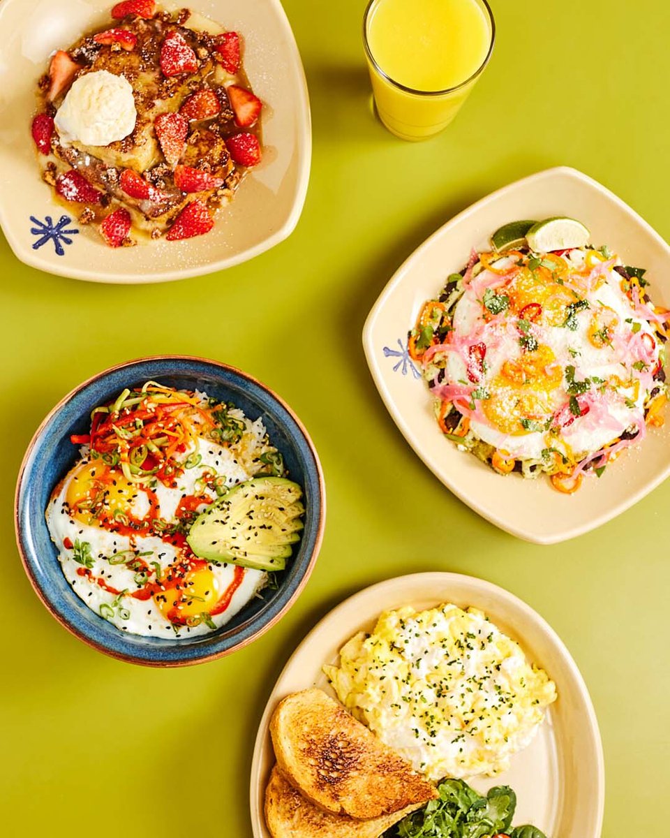 🌸 Brunch with Us! Take a bite of our Bread Pudding French Toast or savor Ricotta Soft Scramble alongside a refreshing cocktail, mocktail, or your go-to barista beverage.