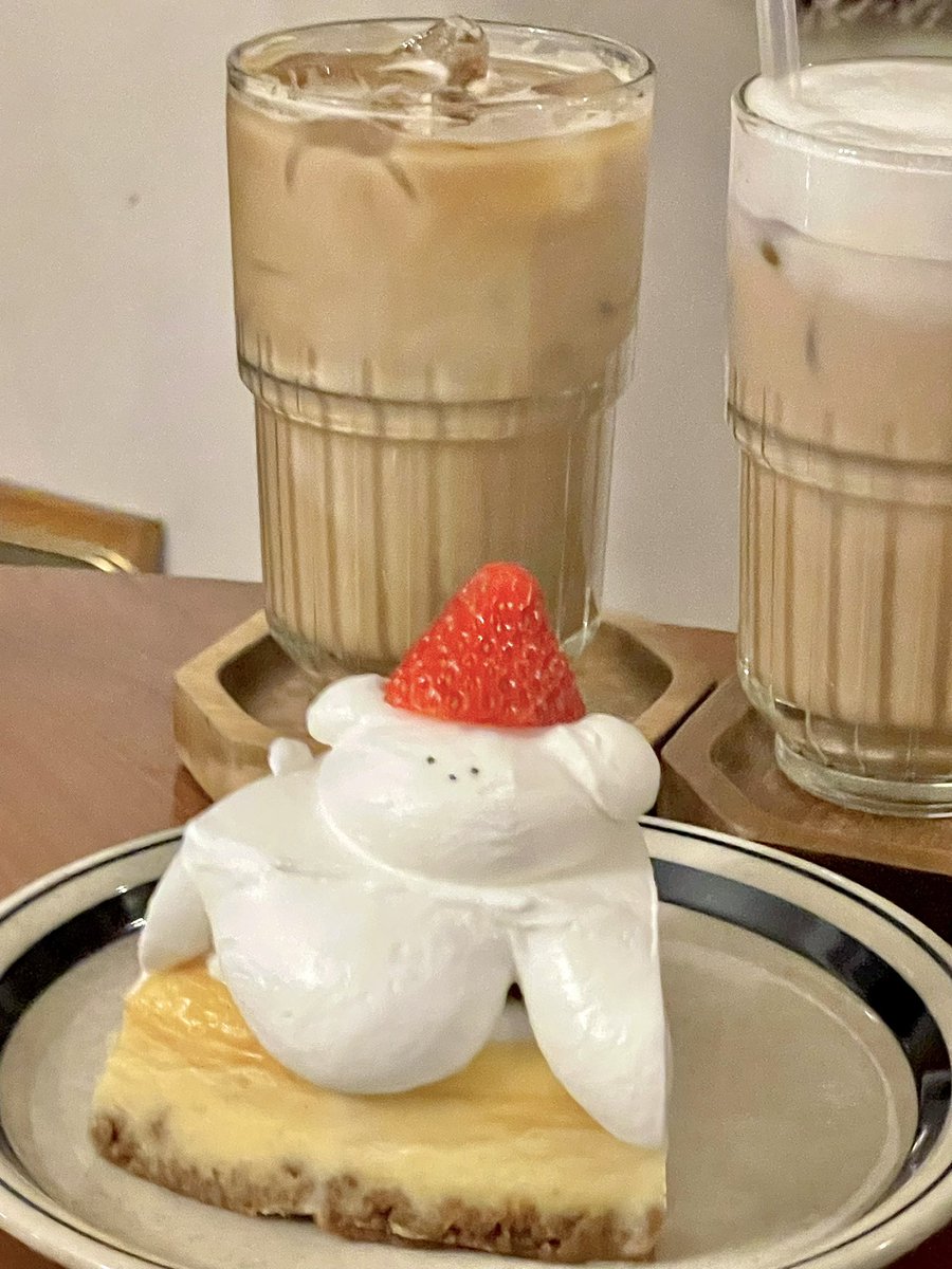 📍연남 코이크

케이크가 재밌구 사람들이 맛잇어요🤞🏻🍀😻

#재혀니_맛있게머겅
#먹어봤도영
#먹다가_해찬이_생각이나신거예요
#마크한테만공개
#정우의_원데이식스밀