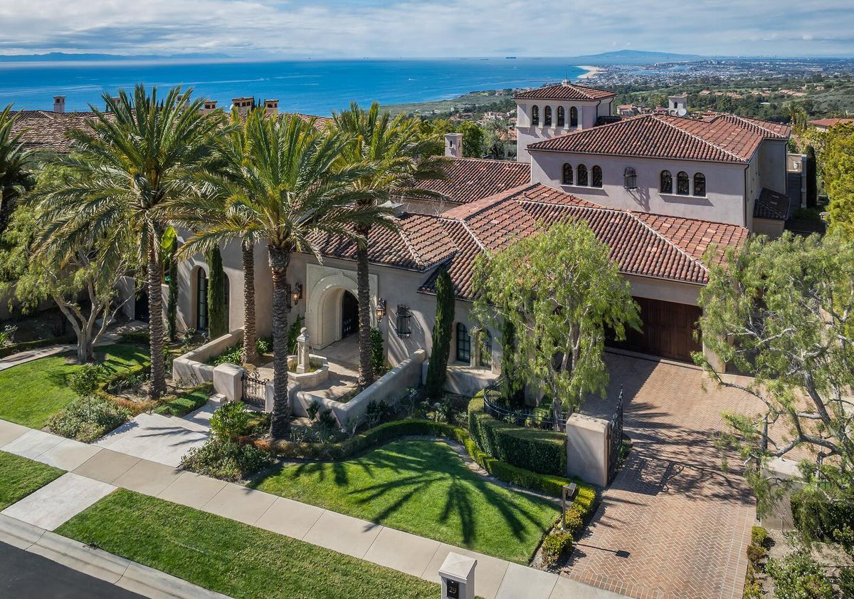 Newport Coast Splendor ⛲️ $29,995,000

Listed by Joshua Altman and Matthew Altman at #DouglasElliman.

Learn more here: elliman.com/24-366035

#EllimanCalifornia #TheNextMoveIsYours
#CaliforniaRealEstate #LuxuryRealEstate #LuxuryListings