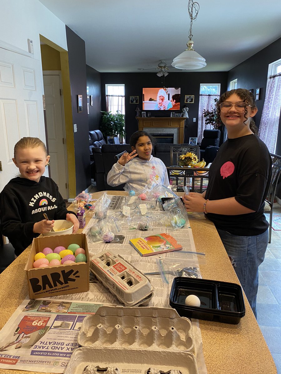 peterson_t6352's tweet photo. Spring break🐣Easter ✝️2024 #sleepoverfun🥴#missionaccomplished🥰 https://t.co/nCqF0SPSEF