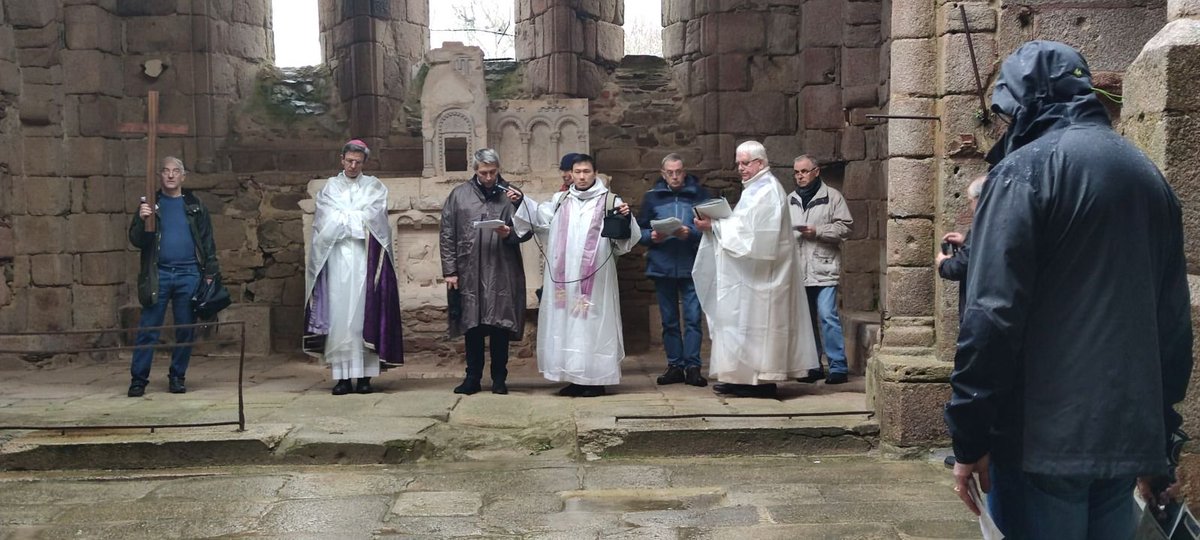 This year's Palm Friday saw a service led by the Bishop of Limoges Mgr Pierre-Antoine in the ruined church of Oradour-sur-Glane where hundreds of women and children were murdered by SS troops on 10 June 1944.