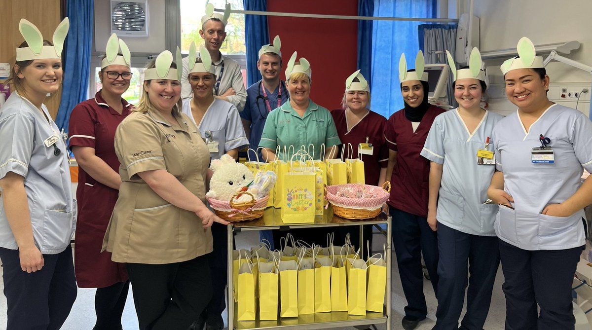 carlwalker1977's tweet photo. Happy Easter from the renal team and special thanks to Phil for his effort helping the patients in hospital celebrate a precious day ✝️ #teamrenal #ward4 @RenalJCUH @jackharrys @joanne_foster1 https://t.co/yTwvrcxnTa