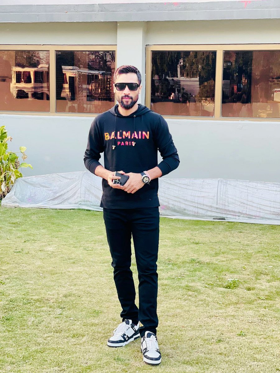 iamamirofficial's tweet photo. which filter  I use 🤪? https://t.co/VwSks4zX5C