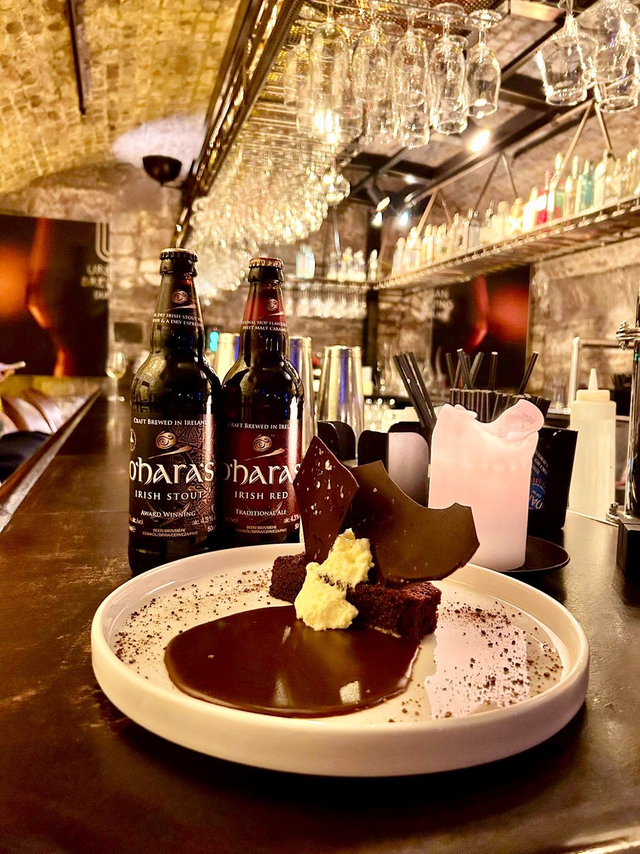 Happy Easter, stout and chocolate lovers!! Any plans today? What about to pay a visit to @ubrewingdublin for beer and chocolate desserts