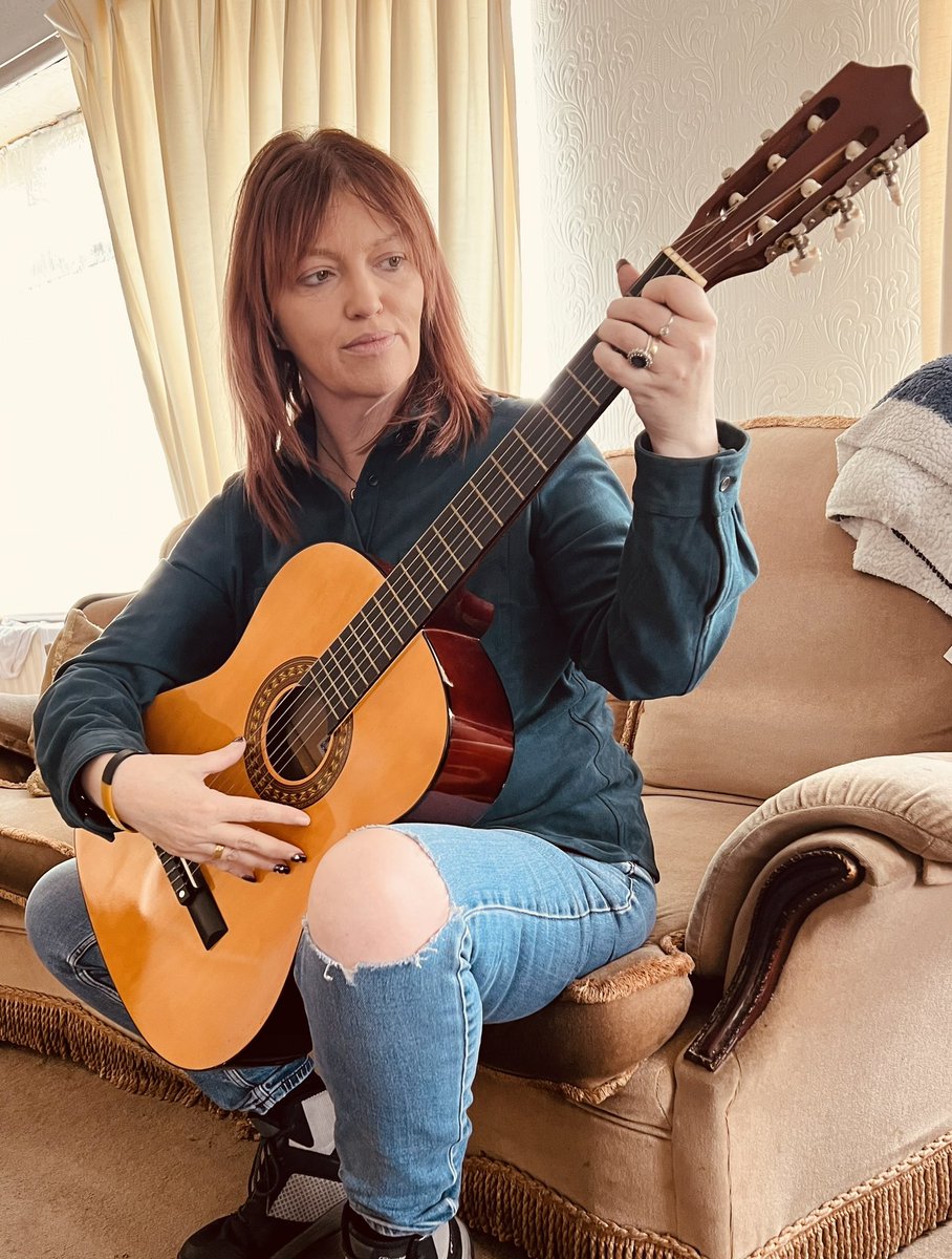 MazC1975's tweet photo. So, my cousin decided to bring his guitar round. Well I just had to have a go didn’t I? Dad was really pleased to see me playing again 😉
He’s now requesting I play the flamenco I used to back in the day #backtomyfirstlove ❤️🎵 https://t.co/qpL9Ewaaf1
