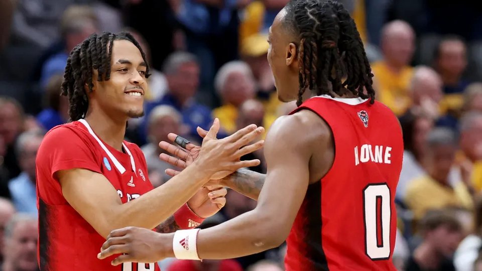 #MarchMadness today's games 👇

🏀 Tennessee vs Purdue -3½
🏀 NC State vs Duke -7

Who covers? 🤔

BET NOW → bit.ly/40UhS3y