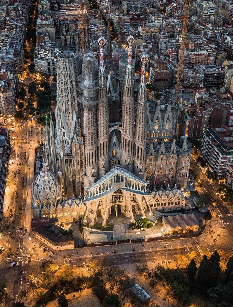 The Sagrada Família in Barcelona, started 142 years ago and still not quite finished, is one of the world's most beloved buildings. And that makes sense, because it's totally unique, right? Not exactly. This is the story of how you create an iconic building...