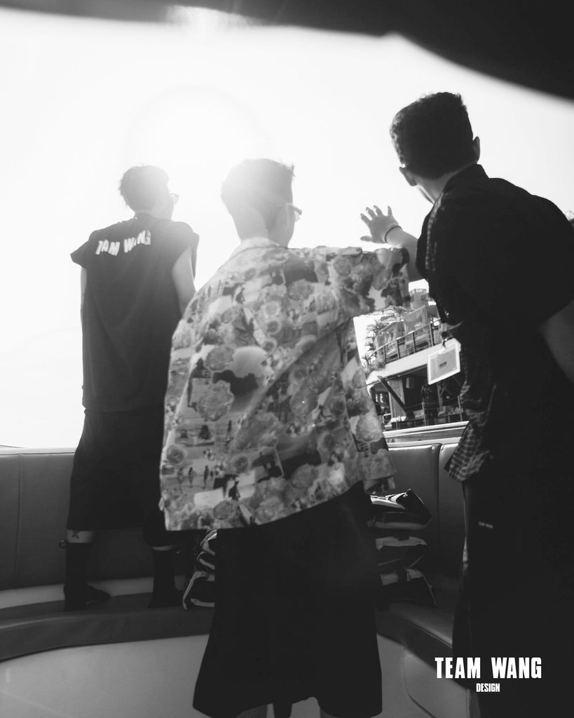 TEAMWANGCREW's tweet image. Behind that #YouWasntThere you actually was thinking of us fans who wasn't there 😭 Thank you for doing this, for sharing such beautiful moments with us. I can really feel the vibes. I can feel how happy you were with all your loved ones. I'm so happy you're this happy 😊