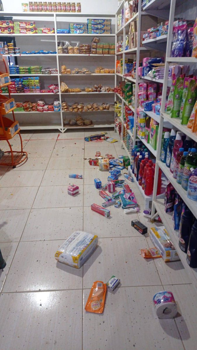 periferiaprensa's tweet photo. #URGENTE🚨 Las disidencias de las FARC atacaron el caserío La Arabia de la vereda Pueblo Seco, en Tame, Arauca. Detonaron explosivos contra la cooperativa, dispararon a la población  civil, asesinaron un campesino y secuestraron y mataron a Graciel Mendoza, líder de víctimas. https://t.co/FZf5i71knr