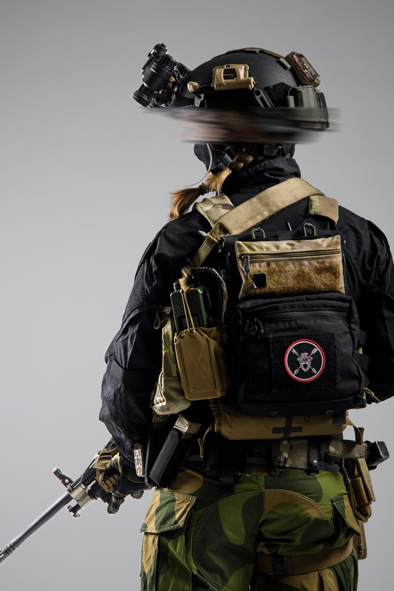 Norwegian camouflage and black is such a vibe.

#norarm_tactical #tacticalwear #tacticalgear