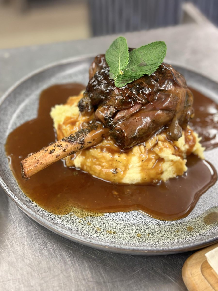 TheSarcasticBar's tweet photo. Some food porn
#Food #easterlunch https://t.co/vjy1EqSMhc