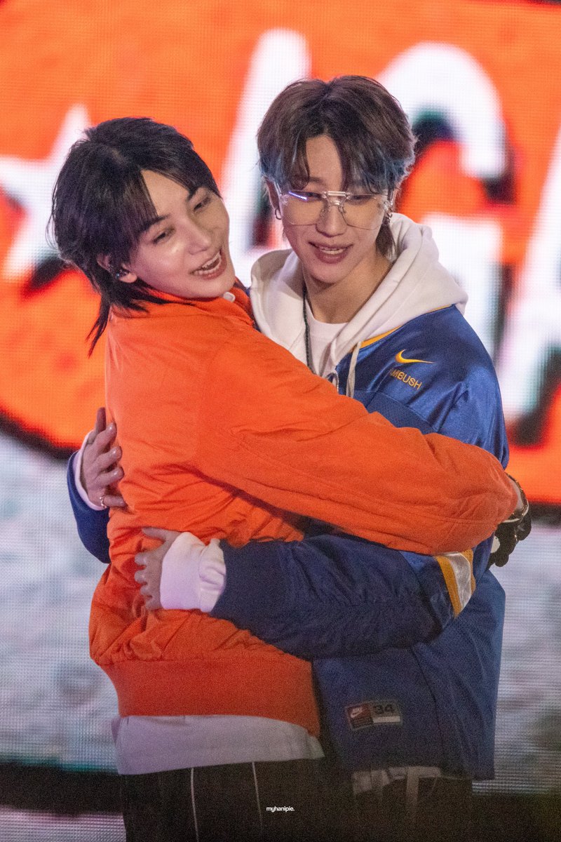 myhanipie's tweet photo. 240331 FOLLOW AGAIN IN INCHEON 

🧡💙

#정한 #JEONGHAN 
#디에잇 #THE8
#세븐틴 #SEVENTEEN https://t.co/y8CFL3zxcm