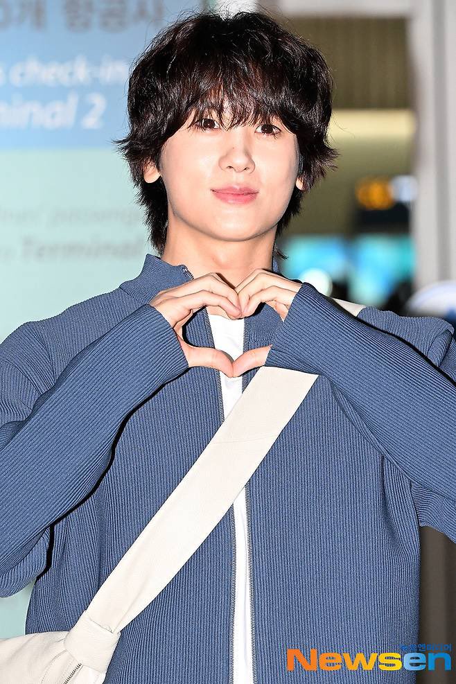 今日はセットなし？
自然体のウリシク🥰💕💕👍🏻

박형식 ‘사랑스러운 멍뭉이 하트’[포토엔HD]

v.daum.net/v/202403312222…
#박형식 #parkhyungsik #パクヒョンシク