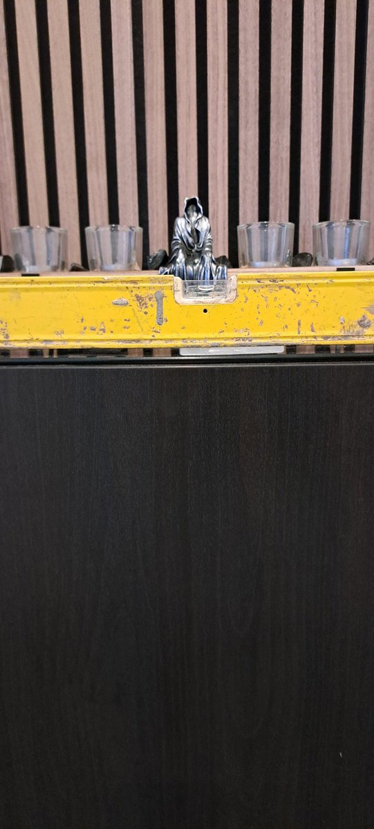 ChrisWebbo's tweet photo. @IKEAUKSupport ikea. We have had this unit up about 3 weeks and it's bowing already. All support legs are in place as well. It just keeps getting worse https://t.co/3kGSw0VupU