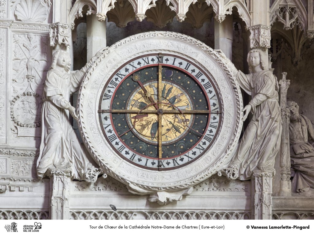 #WeekendPatrimoine 🏰 Chaque week-end (re)découvrez le #patrimoine du #CentreValdeLoire 🤩
 
🕰️ Tic, tac, cette nuit nous avons perdu une heure de sommeil… mais cela permet de gagner une heure de plus pour aller visiter la Cathédrale de #Chartres !

1/2 ⤵️