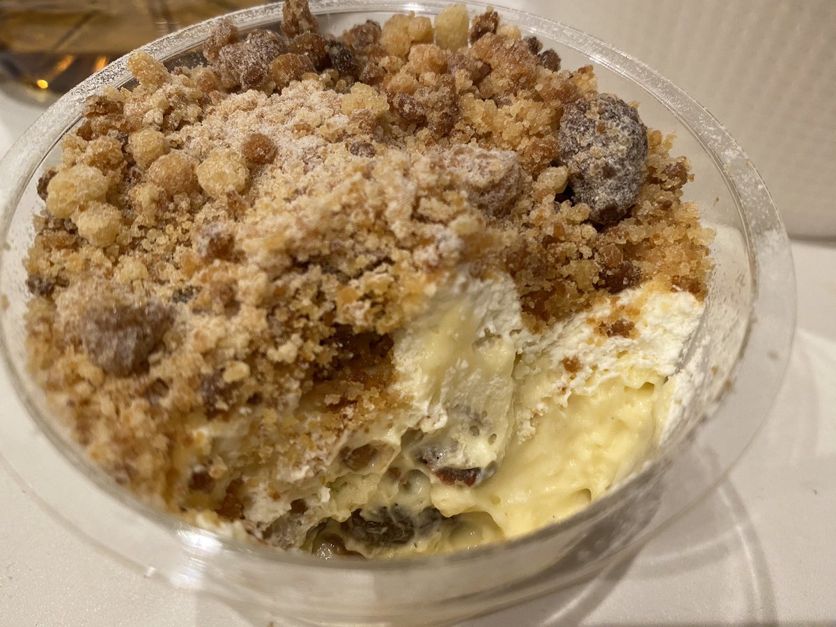 これ大好き🤤
#成城石井 の　#生プレミアムチーズケーキ
帰り道にあるのでつい寄ってしまいがち

少しお高いものの #化学調味料 #保存料　#合成着色料　#合成甘味料　が不使用なものが多く、
健康や美容に気を使っていても手が伸びやすい。。。🥹
#美容
#健康
#ダイエット
#韓ドラ好き
#コスメ好き