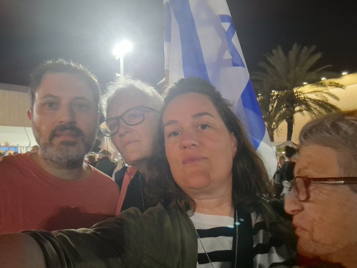 First day in Israel. Kikar Hachatufim (Hostages Square), Tel Aviv. With my beloved mom who is not giving up on this place. Free the hostages, cease fire, promote peace. NOW.