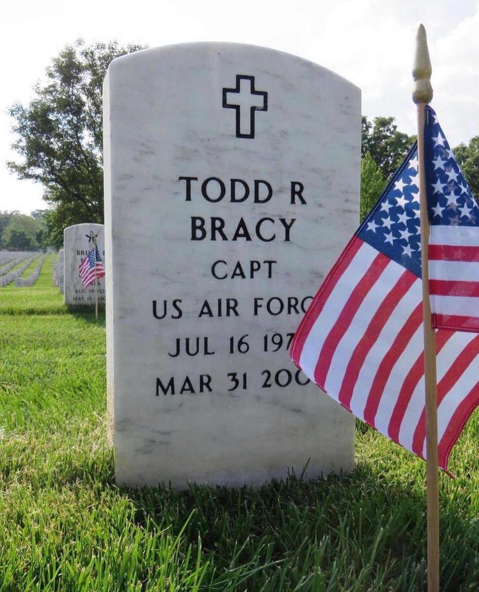 op_hawkeye's tweet photo. 3.31.2005 ~ Captain Todd Bracy πΊπΈ
#OpHawkeyeRemembers #ToddBracy #Wrath11 #7thSOS #352ndSpecialOperationsGroup #DistinguishedFlyingCross #PurpleHeart #supportourSOFcommunity #Operation_Hawkeye
π https://t.co/TJ5MFlbqlj
π° https://t.co/s5RFP1I2aq https://t.co/H5EPU2I9G3
