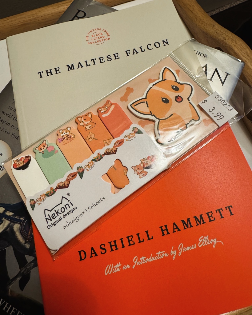 ‘Bout to do some Very Serious Reading with some Very Serious sticky notes. #TheMalteseFalcon #DashiellHammett #CurrentlyReading #Corgis #Noir - hp
