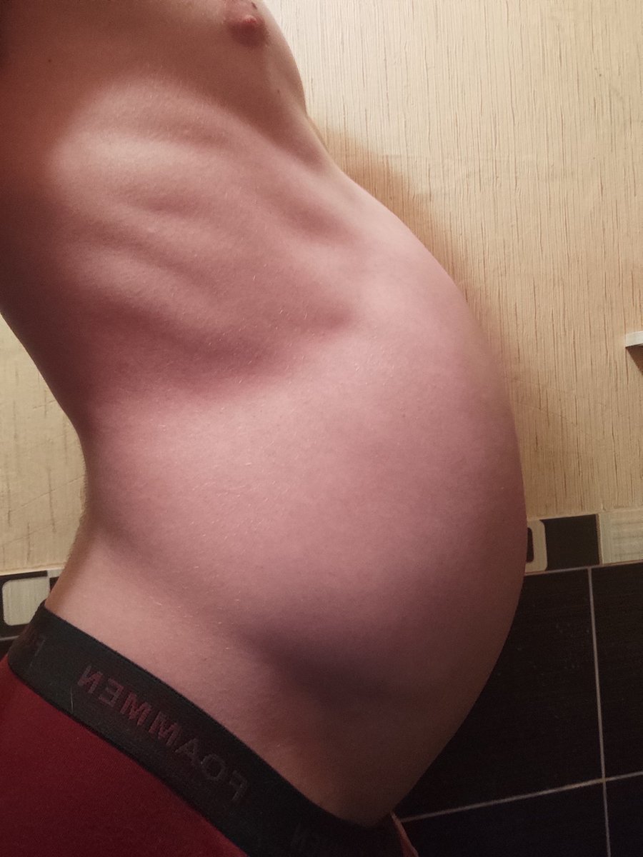 vladosman28416's tweet photo. I have the motivation to grow even more #bigbelly #fullbelly #chubbybelly #roundbelly #bellybutton https://t.co/TO7jnSJHHG