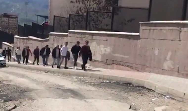 cumhuriyetgzt1's tweet photo. ‘Seyyar seçmenlere toplu oy kullandırılıyor’ iddiası: Saray’dan açıklama geldi
https://t.co/WDtaFndX26 https://t.co/2Ksxz59c5s