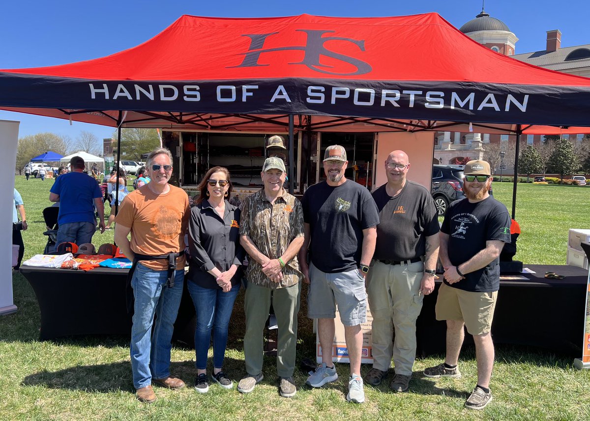 HAND_SPORTSMAN's tweet photo. Good day spreading our mission In Kannapolis NC https://t.co/j2Wzxa5q4A
