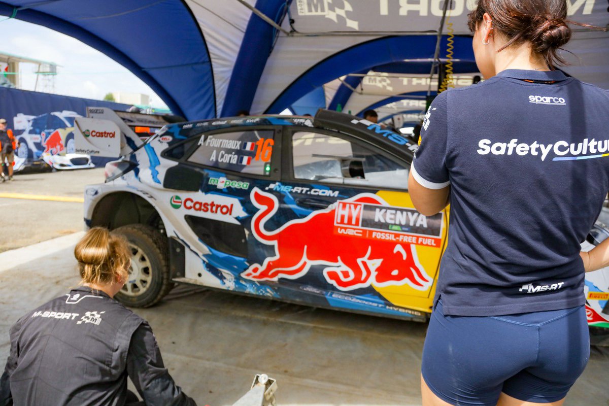 SafaricomPLC's tweet image. The day started with our team and enthusiasts going behind the scenes, led by the @MSportLtd team, immersing them in the heart of the action with an exclusive service park tour. #LifeElevated #SpeedElevated #ExperienceElevated #TeamAdrien #WRCSafariRally