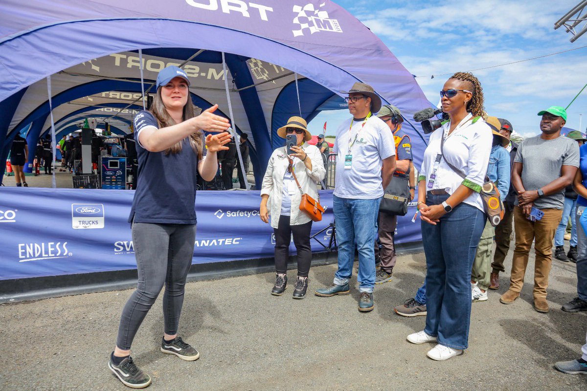 SafaricomPLC's tweet image. The day started with our team and enthusiasts going behind the scenes, led by the @MSportLtd team, immersing them in the heart of the action with an exclusive service park tour. #LifeElevated #SpeedElevated #ExperienceElevated #TeamAdrien #WRCSafariRally