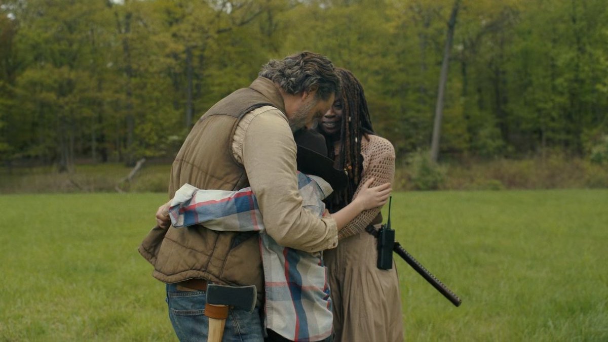 walkerdinamics's tweet photo. Não havia maneira melhor de finalizar essa jornada. Tudo começou com Rick em busca de sua família, e tudo terminou com ele os reencontrando! https://t.co/bNYP4cOU1v