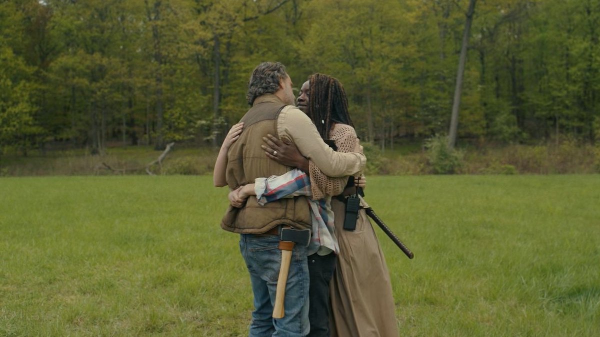 walkerdinamics's tweet photo. Não havia maneira melhor de finalizar essa jornada. Tudo começou com Rick em busca de sua família, e tudo terminou com ele os reencontrando! https://t.co/bNYP4cOU1v